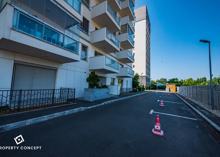 Luxury With Terrace And View 아파트 *