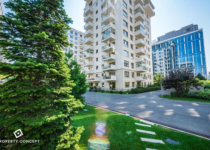 Luxury With Terrace And View 아파트 *